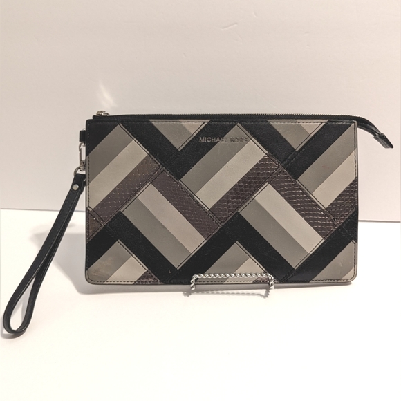 Michael Kors Handbags - Michael Kors Daniela Leather Patchwork Large Wristlet Black And Gray
